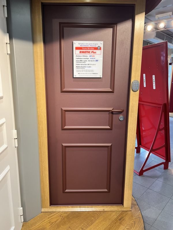 Porte blindée bordeaux RMETIC Plus