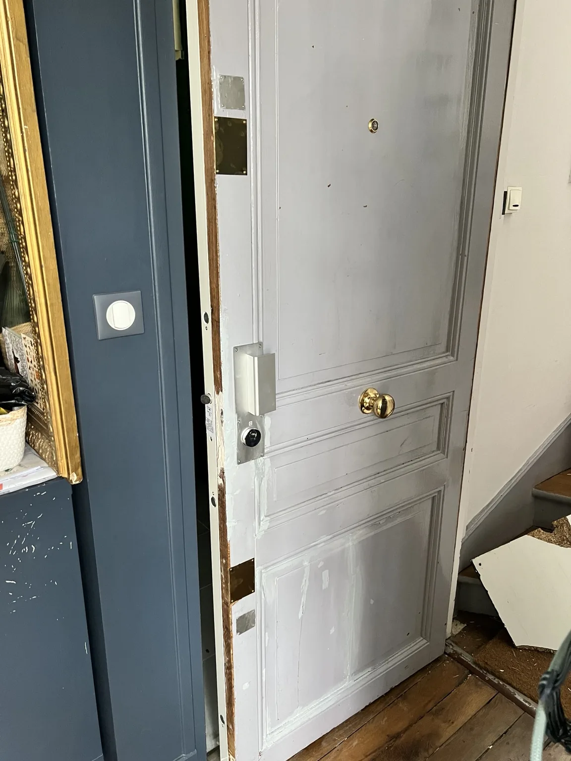Porte sécurisée après réparation suite à une effraction
