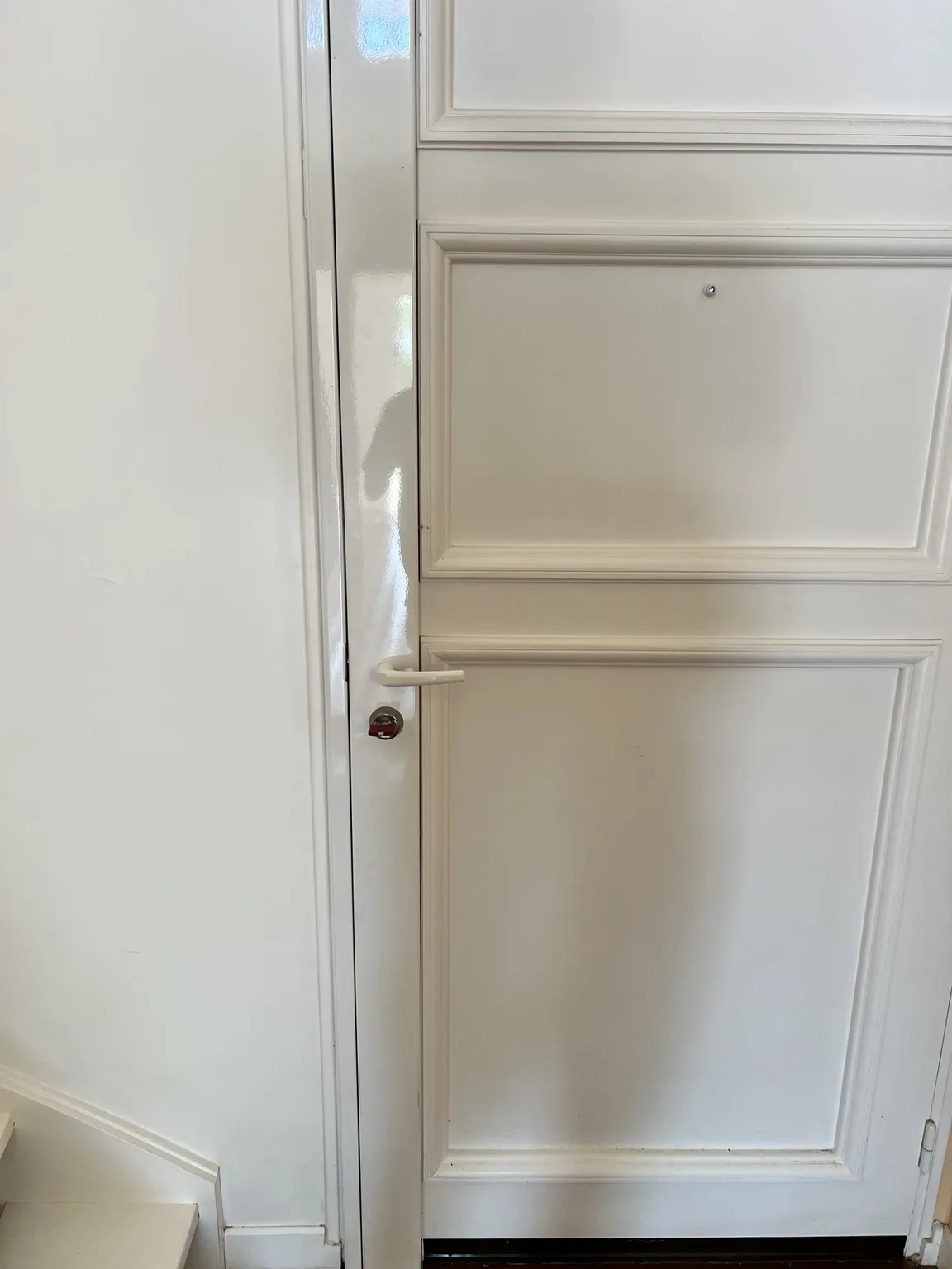Pose d’une serrure multipoints sur porte d’entrée